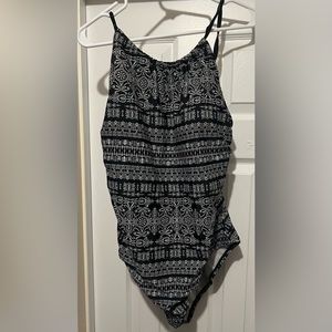 Black and white swimsuit!